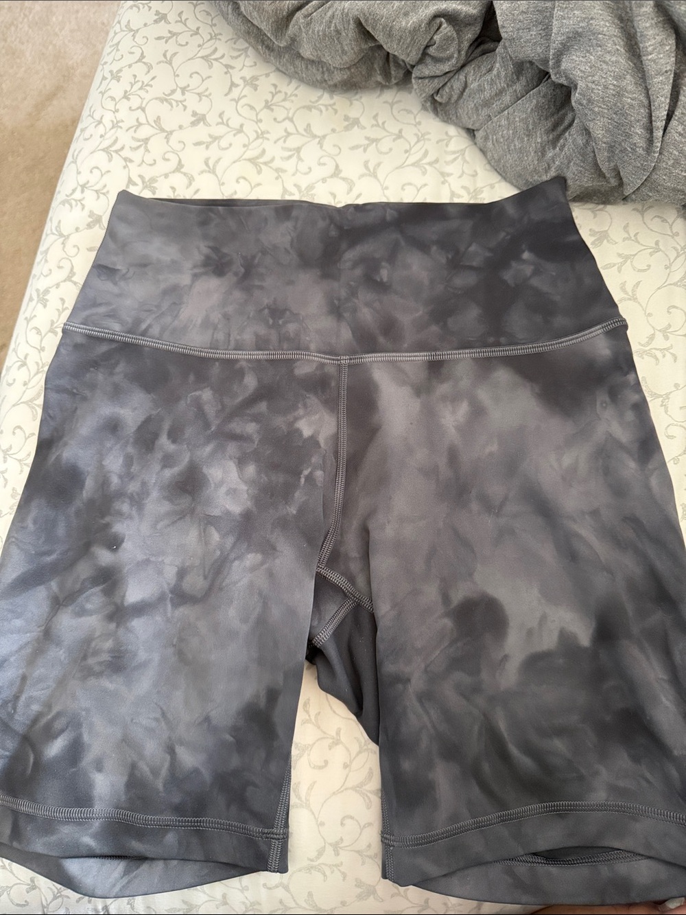 Lululemon Wunder train contour fit high rise short 8”